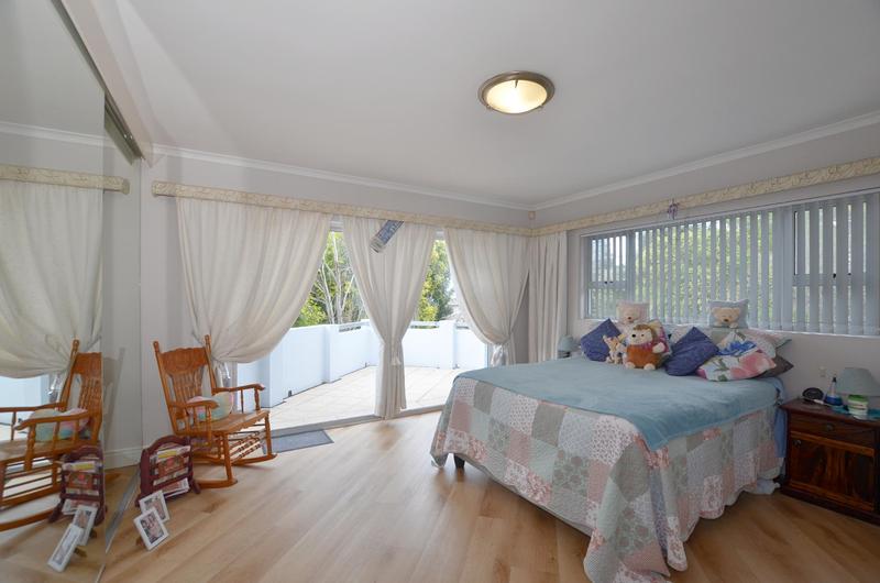 To Let 4 Bedroom Property for Rent in Everglen Western Cape